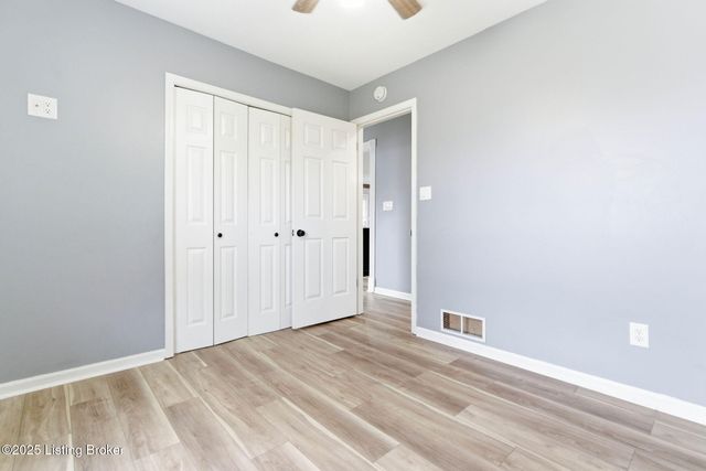 4526 Sandhill Rd, Louisville, KY 40219