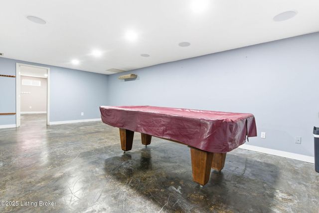 4526 Sandhill Rd, Louisville, KY 40219