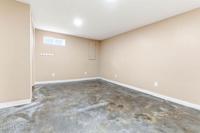 4526 Sandhill Rd, Louisville, KY 40219