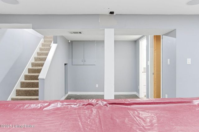 4526 Sandhill Rd, Louisville, KY 40219