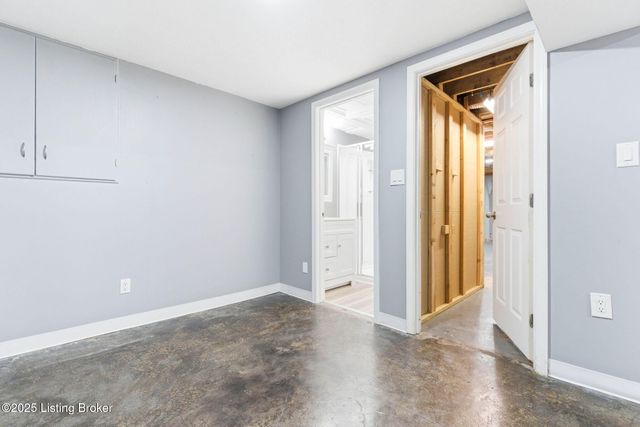 4526 Sandhill Rd, Louisville, KY 40219