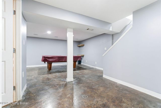 4526 Sandhill Rd, Louisville, KY 40219