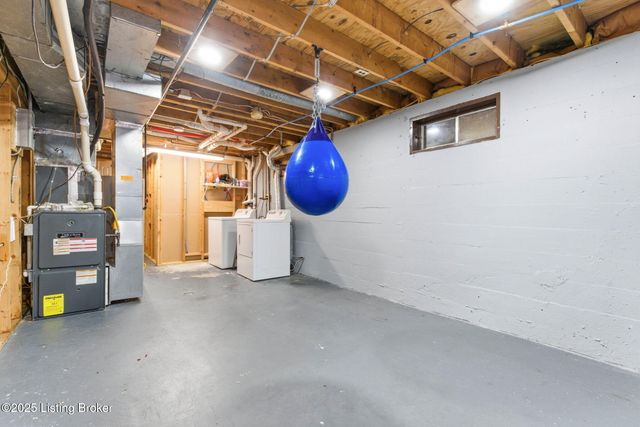 4526 Sandhill Rd, Louisville, KY 40219