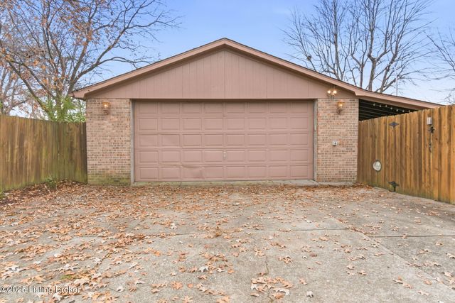 4526 Sandhill Rd, Louisville, KY 40219