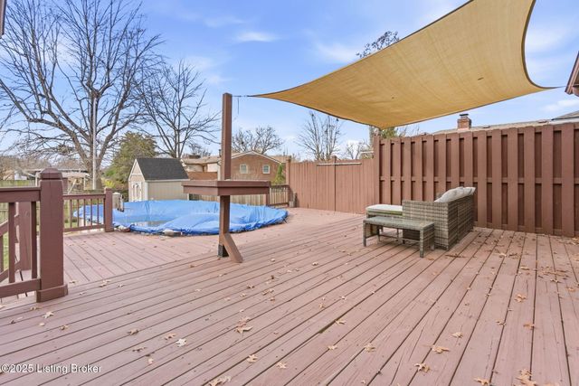 4526 Sandhill Rd, Louisville, KY 40219