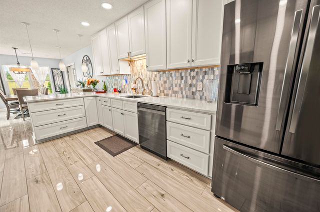 527 Quail Ct., Longs, SC 29568