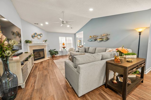 527 Quail Ct., Longs, SC 29568