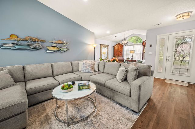 527 Quail Ct., Longs, SC 29568