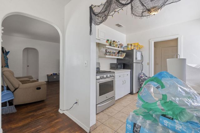 329 E Fedora Avenue, Fresno, CA 93704