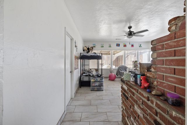 329 E Fedora Avenue, Fresno, CA 93704