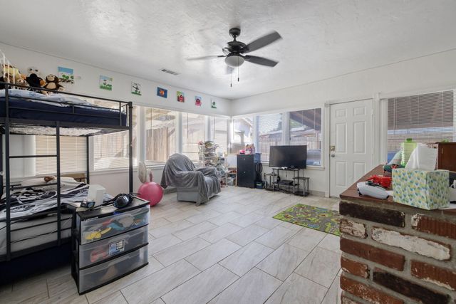 329 E Fedora Avenue, Fresno, CA 93704