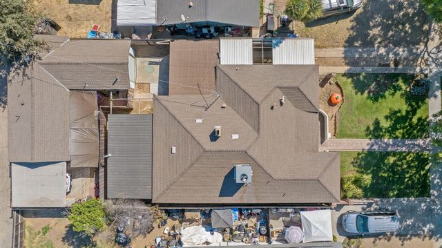 329 E Fedora Avenue, Fresno, CA 93704