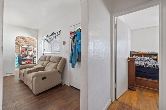 329 E Fedora Avenue, Fresno, CA 93704
