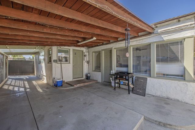 329 E Fedora Avenue, Fresno, CA 93704
