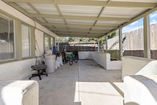 329 E Fedora Avenue, Fresno, CA 93704
