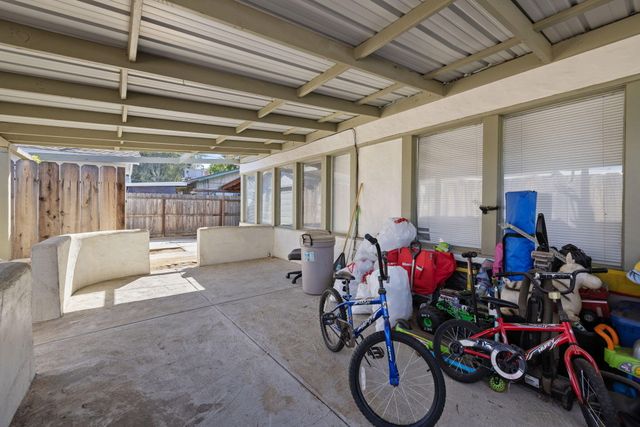 329 E Fedora Avenue, Fresno, CA 93704