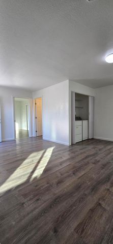 329 E Fedora Avenue, Fresno, CA 93704