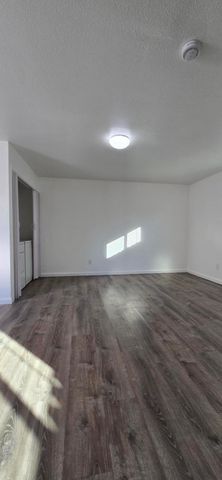 329 E Fedora Avenue, Fresno, CA 93704