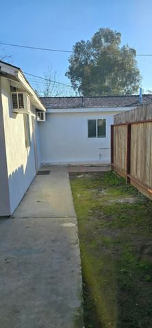 329 E Fedora Avenue, Fresno, CA 93704