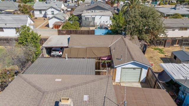 329 E Fedora Avenue, Fresno, CA 93704