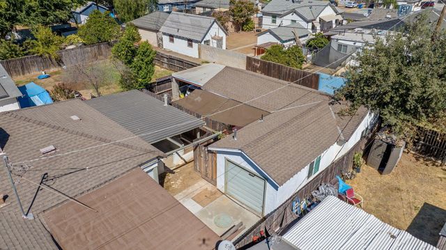 329 E Fedora Avenue, Fresno, CA 93704