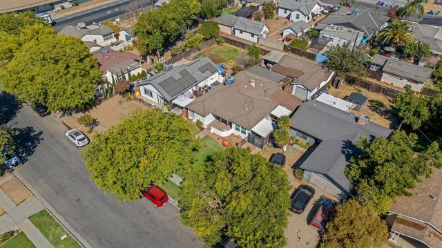 329 E Fedora Avenue, Fresno, CA 93704