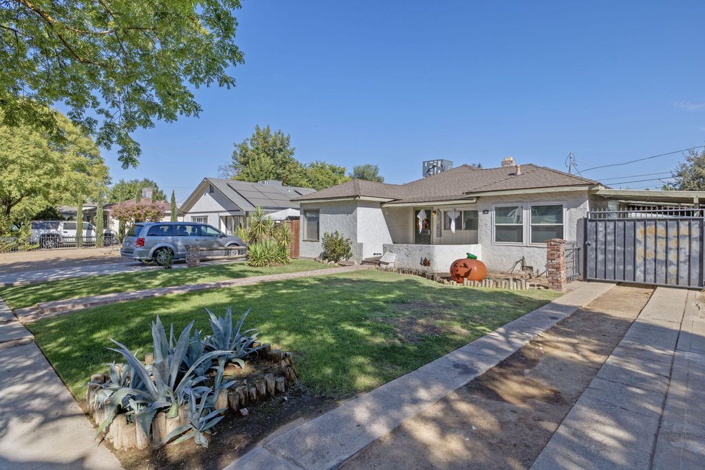 329 E Fedora Avenue, Fresno, CA 93704