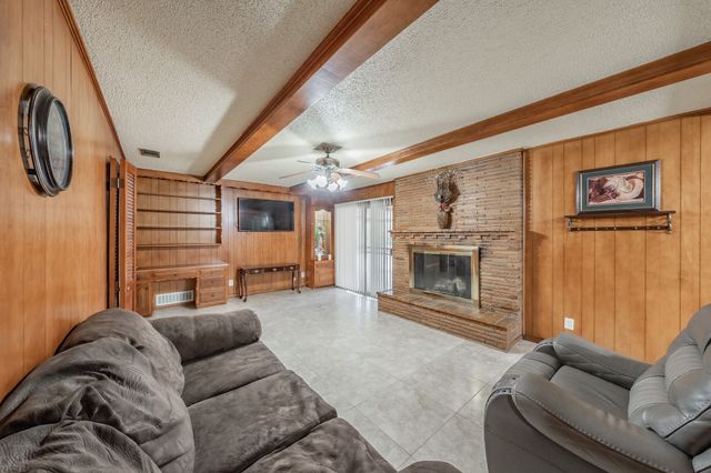 405 Pecan Drive, Desoto, TX 75115