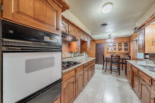 405 Pecan Drive, Desoto, TX 75115