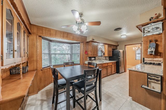 405 Pecan Drive, Desoto, TX 75115