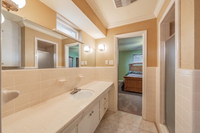 405 Pecan Drive, Desoto, TX 75115