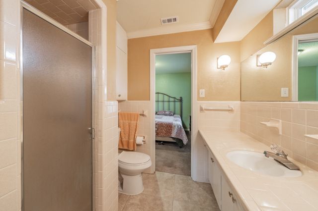 405 Pecan Drive, Desoto, TX 75115