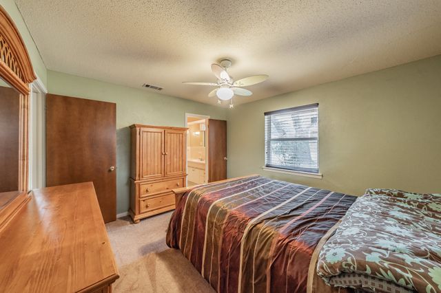 405 Pecan Drive, Desoto, TX 75115