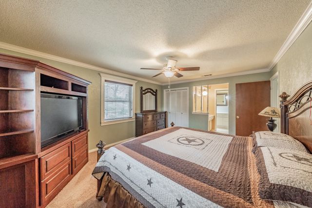 405 Pecan Drive, Desoto, TX 75115