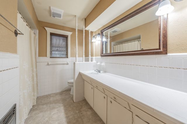 405 Pecan Drive, Desoto, TX 75115
