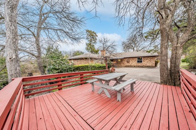 405 Pecan Drive, Desoto, TX 75115