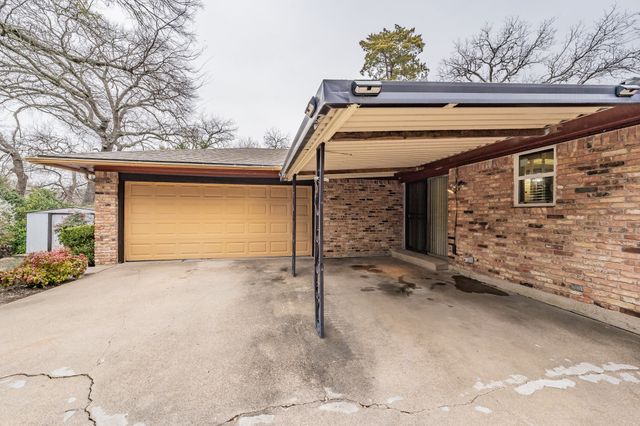 405 Pecan Drive, Desoto, TX 75115