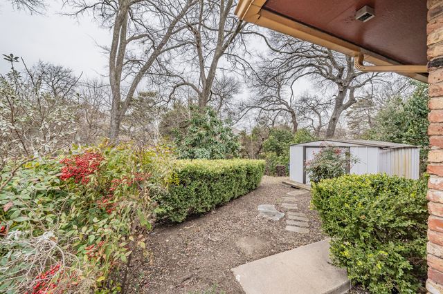 405 Pecan Drive, Desoto, TX 75115