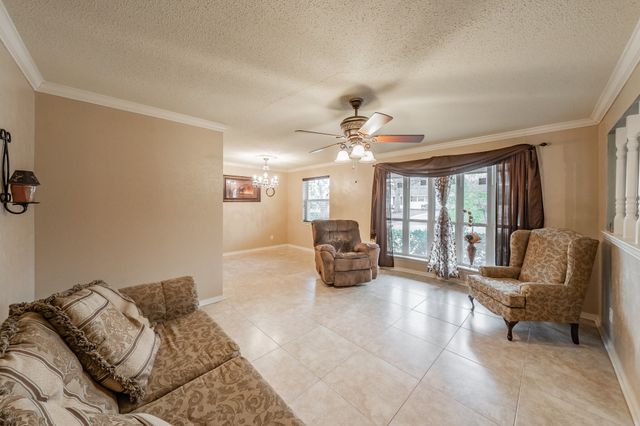 405 Pecan Drive, Desoto, TX 75115