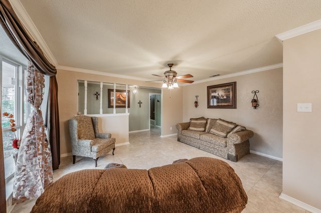 405 Pecan Drive, Desoto, TX 75115
