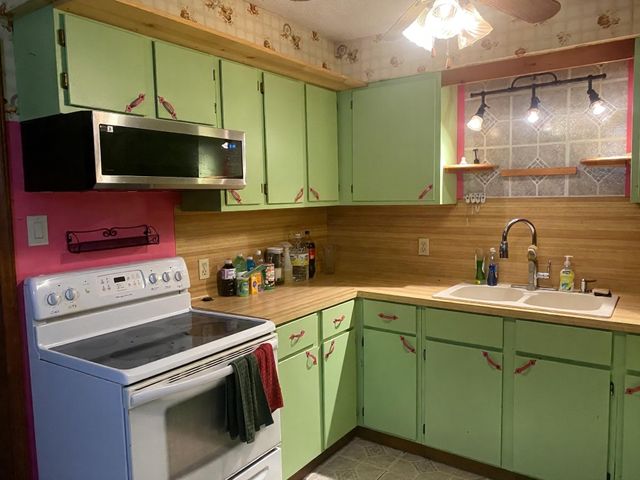 2913 Tarpey Avenue, Texas City, TX 77590