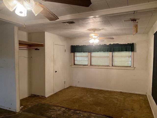 2913 Tarpey Avenue, Texas City, TX 77590