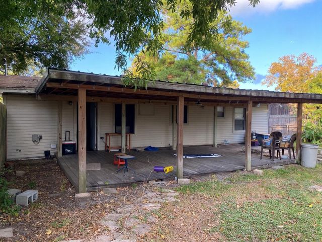 2913 Tarpey Avenue, Texas City, TX 77590