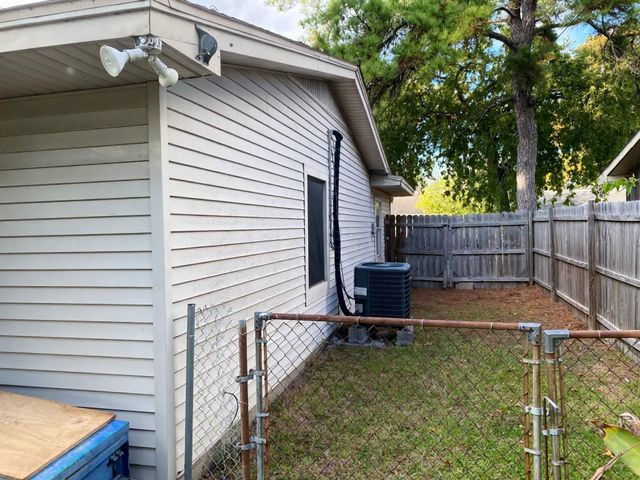 2913 Tarpey Avenue, Texas City, TX 77590