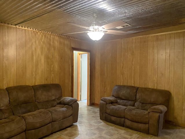 2913 Tarpey Avenue, Texas City, TX 77590