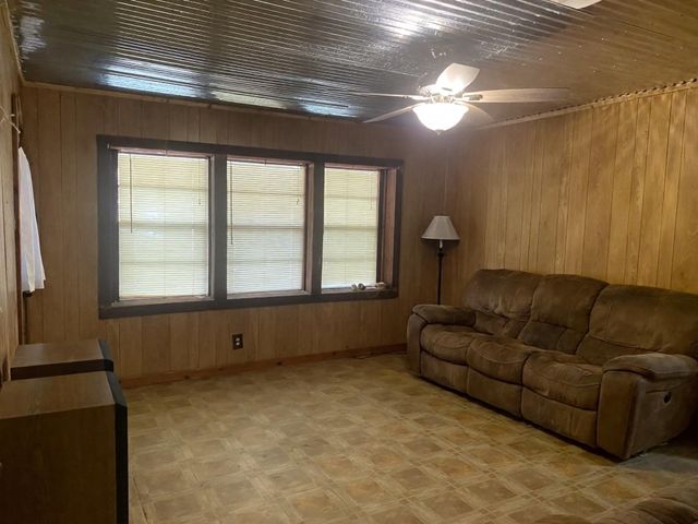 2913 Tarpey Avenue, Texas City, TX 77590