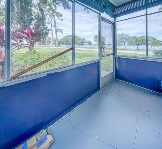 2004 Lake Osborne Drive 1, Lake Worth Beach, FL 33461