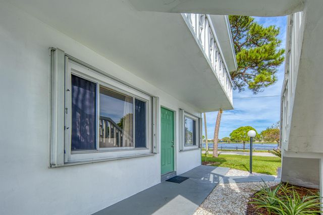 2004 Lake Osborne Drive 1, Lake Worth Beach, FL 33461