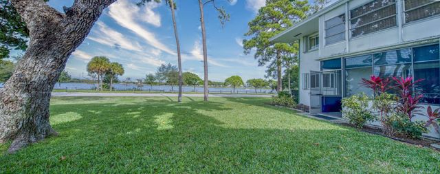2004 Lake Osborne Drive 1, Lake Worth Beach, FL 33461
