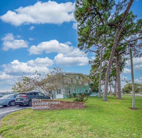 2004 Lake Osborne Drive 1, Lake Worth Beach, FL 33461